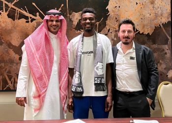 Bernard Mensah, Al-Tai ile kontrat imzaladı