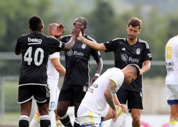 Beşiktaş hazırlık maçında farklı kazandı