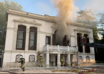 Beşiktaş Yıldız Parkı’nda bulunan Çadır Köşkü’nde yangın