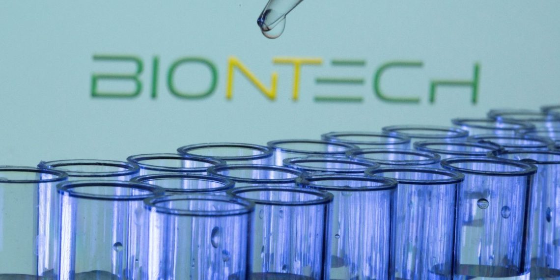 BioNTech’e “yan etki” davası başladı