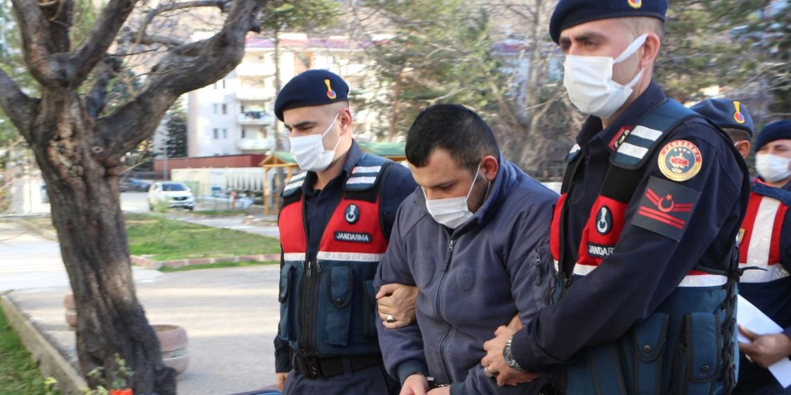 Boşanma basamağındaki eşinin konutunu basıp jandarmayla çatışan eski uzman çavuşa 62,5 yıl mahpus cezası