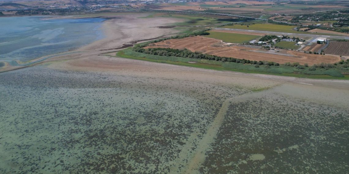 Büyükçekmece Gölü kuruyor: Su düzeyi yüzde 18’e geriledi