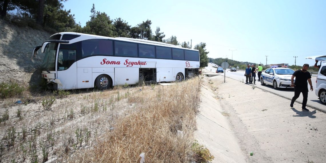 Çanakkale’de yolcu otobüsü kaza yaptı: 5 yaralı