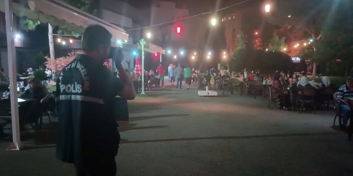 Çay bahçesinde oynayan çocuğa yorgun mermi isabet etti