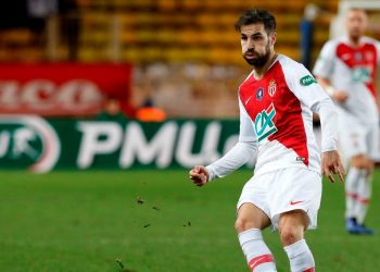 Cesc Fabregas futbolu bıraktığını açıkladı