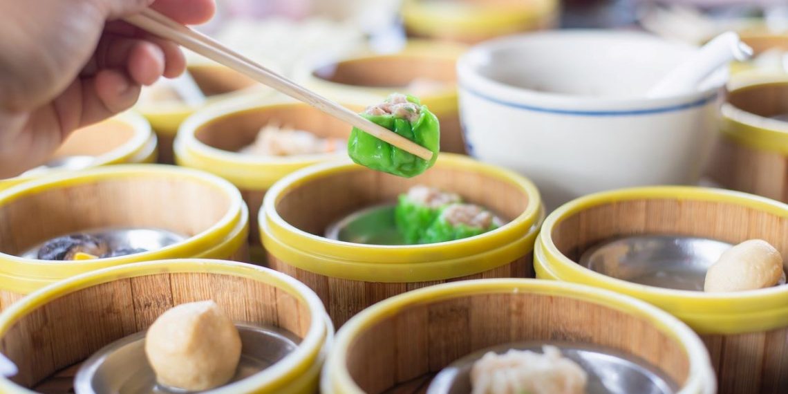 Çin’de en süratli mantı yiyeni ödüllendiren restoran israf aksisi maddeyi ihlal etmekle suçlandı