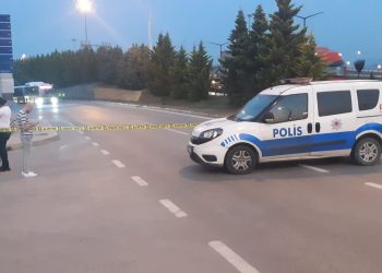 D-100 Karayolu üzerinde kaldırıma bırakılan cisim polisi alarma geçirdi
