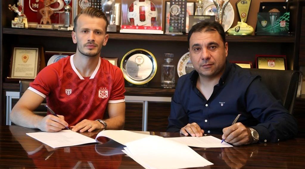 Demir Küme Sivasspor, Abdulkadir Parmak’ı transfer etti