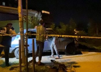 Denetimden çıkan araç inşaat alanına uçtu: 1 meyyit