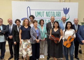 Depremzedelere dayanak vermeyi amaçlayan “Umut Notaları” projesi başlıyor