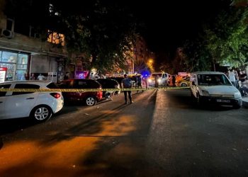 Diyarbakır’da arabaya silahlı akın