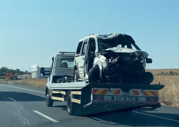 Diyarbakır’da hafif ticari araç şarampole devrildi: 2’si çocuk 8 ağır yaralı