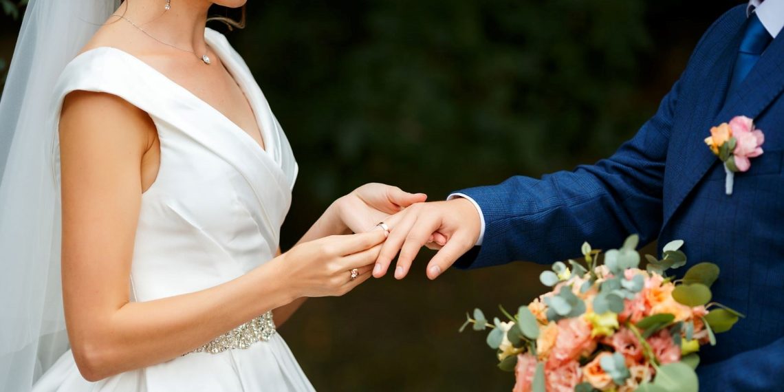 “Doktor ve mühendisim” diyerek kandırdığı 15 bayanla evlendi, gözaltına alındı