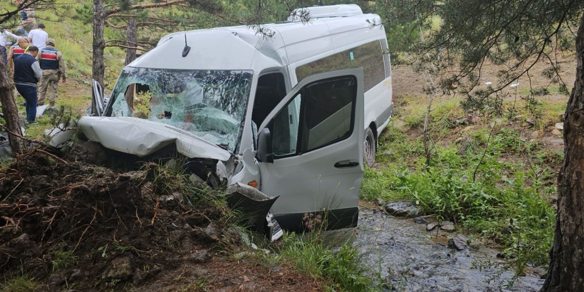 Düğün feci dönüşü kaza: 4 meyyit, 10 yaralı