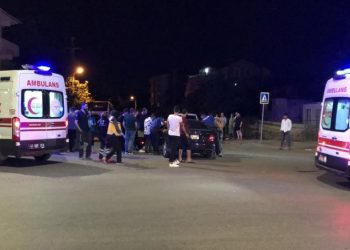 Düğün konvoyunun önünün kesildiği savıyla arbede çıktı