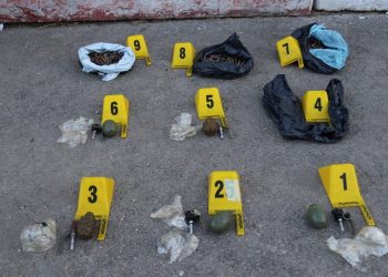 Durdurulan arabadan el bombaları ve fişekler çıktı (2 kişi DAEŞ üyeliği kuşkusuyla gözaltında)