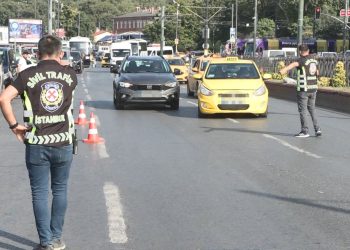 Ehliyetine 2081 yılına kadar el konulan taksici yakalandı