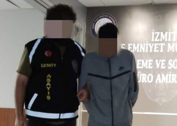 Elinde çiçekle yürüyen bayana silahlı hücum