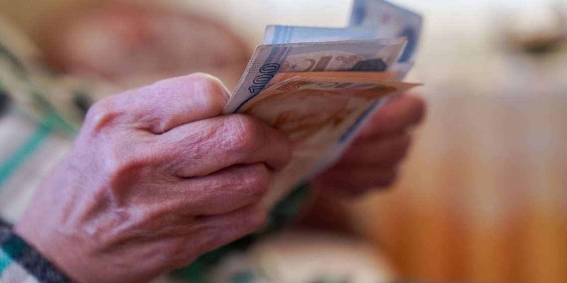 Emekliye ek artırım var mı, olacak mı? En düşük emekli maaşı ne kadar? Emekli maaş artırımında en son gelişmeler