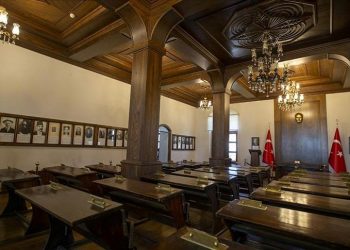 Erzurum Kongre Binası ziyaretçilerini “Milli Mücadele” devrine götürüyor