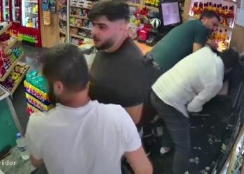 Esenyurt’ta inhisar bayisinde silahlı akın: Zanlılardan biri yakalandı