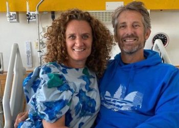 Eski Hollandalı kaleciden güzel haber:  Van der Sar ağır bakımdan çıktı