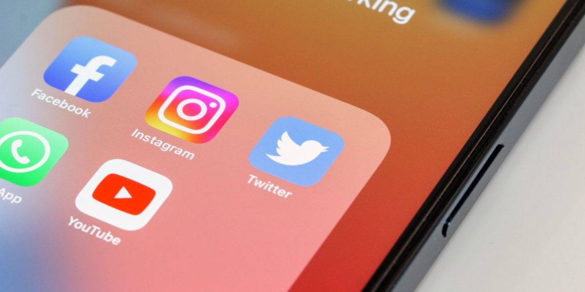 Eski Twitter logosuna sahip telefonlar rekor fiyata satılıyor