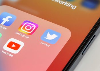 Eski Twitter logosuna sahip telefonlar rekor fiyata satılıyor