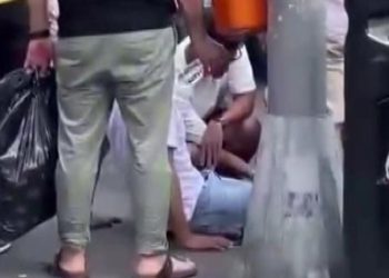 Fatih’te döviz ofisinden çıkan adam soyuldu