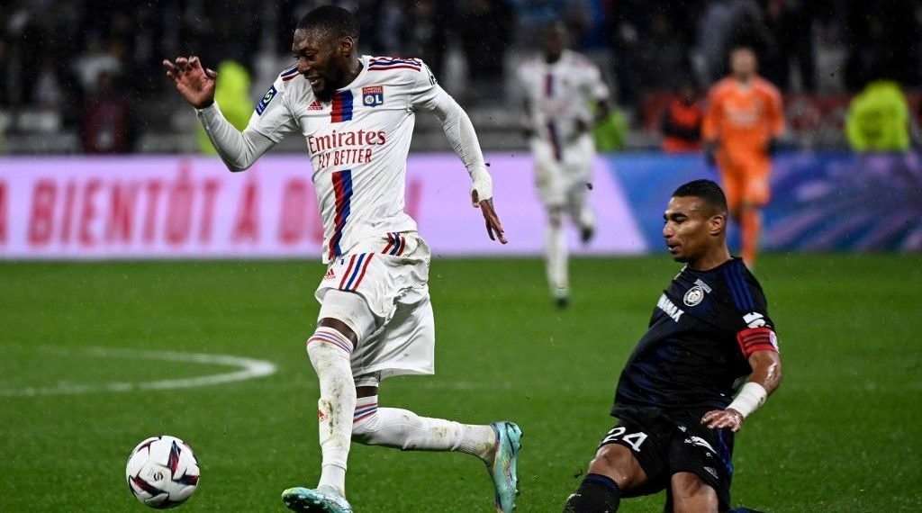 Fenerbahçe’de transfer çalışmaları: Kanat transferinde alternatif isimlere yöneldi