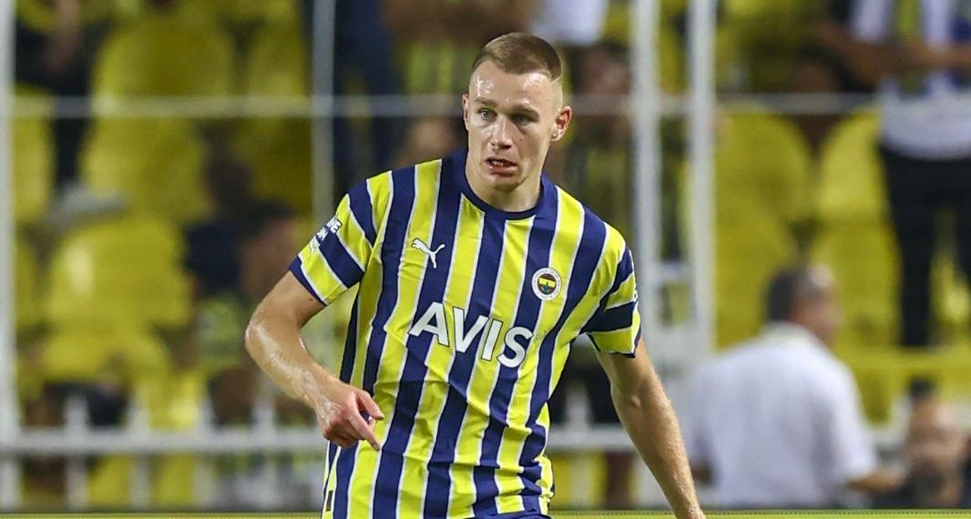 Fenerbahçe’den Szalai’ye transfer görüşmelerini ilerletmesi için müsaade