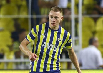 Fenerbahçe’den Szalai’ye transfer görüşmelerini ilerletmesi için müsaade