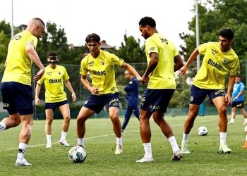 Fenerbahçe’nin Rusya kamp takımı aşikâr oldu: 3 isim takımda yok