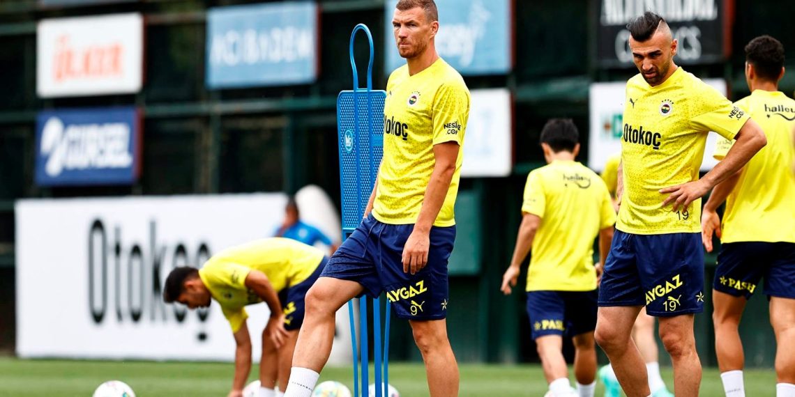 Fenerbahçe’nin yeni transferi Edin Dzeko: Türkiye’nin en büyük kulübündeyim