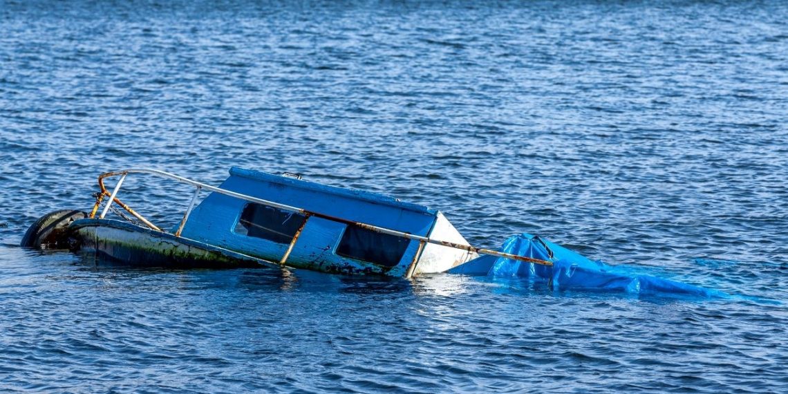 Filipinler’de tekne alabora oldu: 30 meyyit