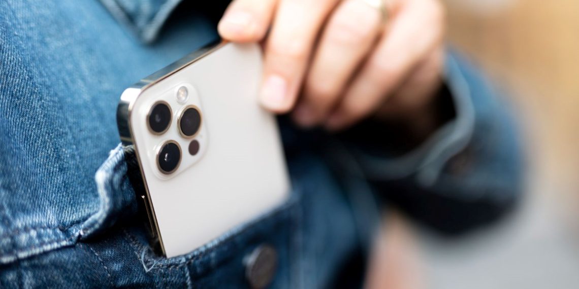 Fransa polisi telefon kameralarına ve mikrofonlarına uzaktan erişebilecek