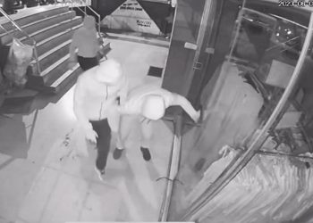 Hırsızı düşürdüğü cüzdan yakalattı