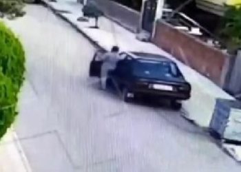 İki araba çalan genç bayan yakalandı