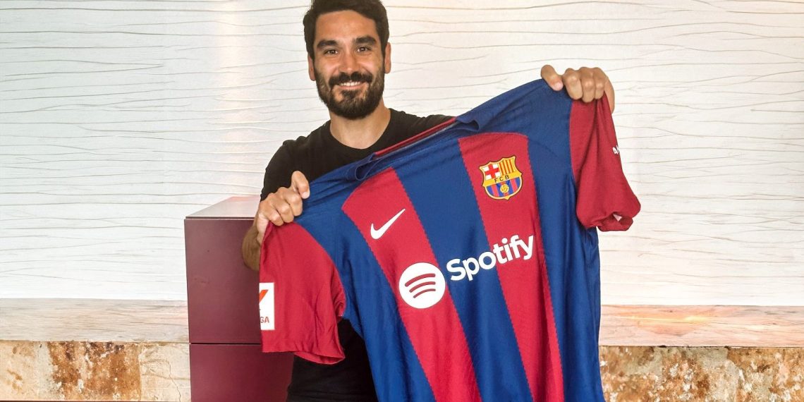 İlkay Gündoğan, Barcelona’ya resmi imzayı attı