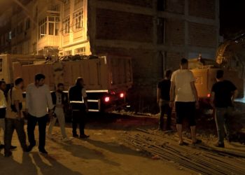 İnşaat hafriyatı kolonları çatlattı