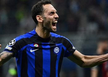 Inter, Hakan Çalhanoğlu’nun mukavelesini 2027’ye kadar uzattı