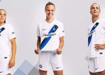 Inter yeni dönem formasını tanıttı