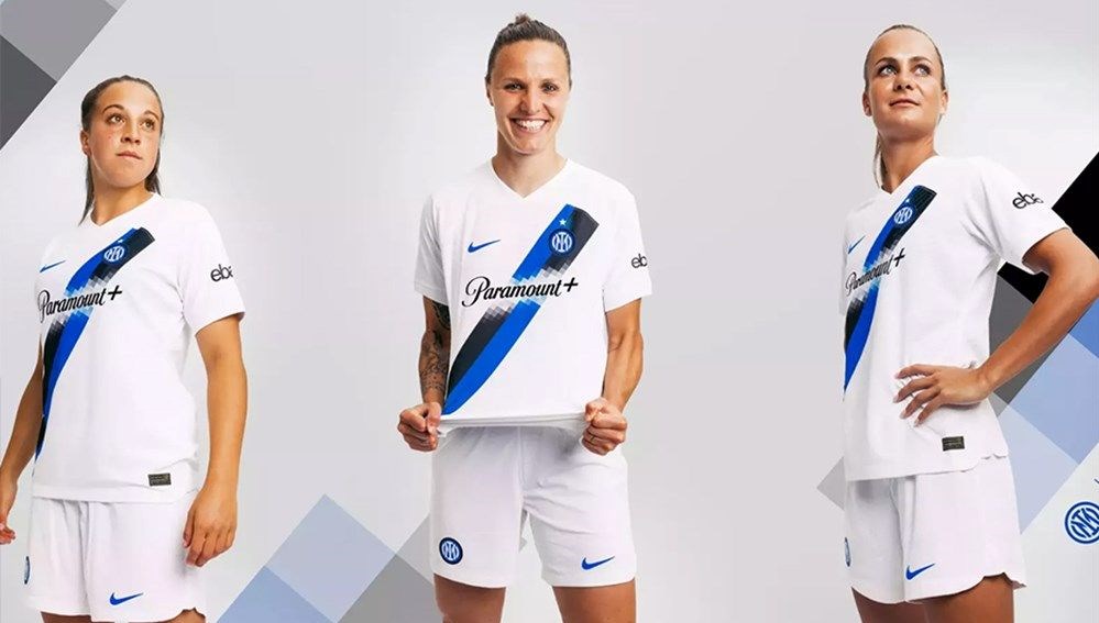 Inter yeni dönem formasını tanıttı