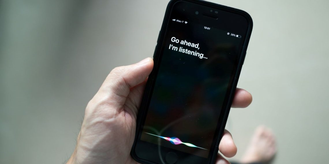 iOS 17 Beta’da Siri’ye yeni ses: İngiliz aksanı eklendi