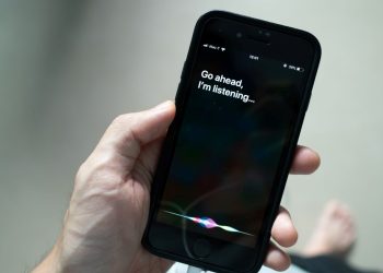 iOS 17 Beta’da Siri’ye yeni ses: İngiliz aksanı eklendi