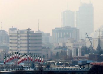 İran’da hava kirliliği nedeniyle devlet kurumları tatil edildi