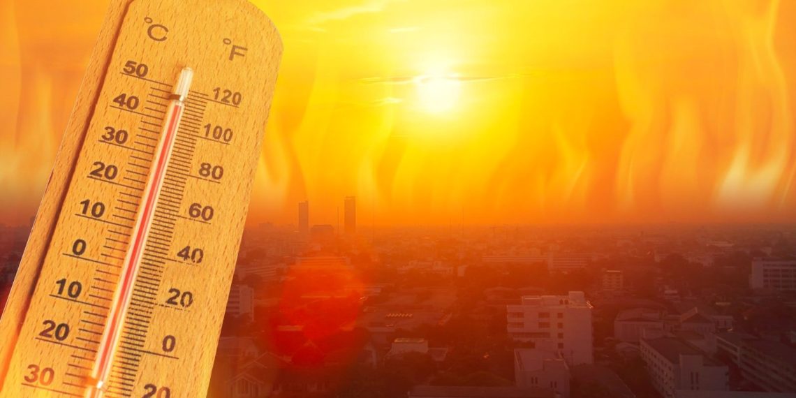 İran’da hava sıcaklığı 50 dereceyi gördü