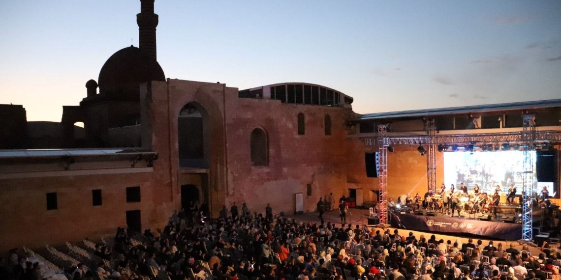 İshak Paşa Sarayı’nda “Senforock” konseri
