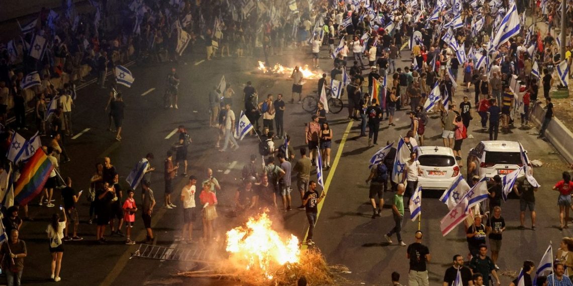 İsrail’de emniyet müdürü baskı yüzünden istifa etti: Protesto çıktı
