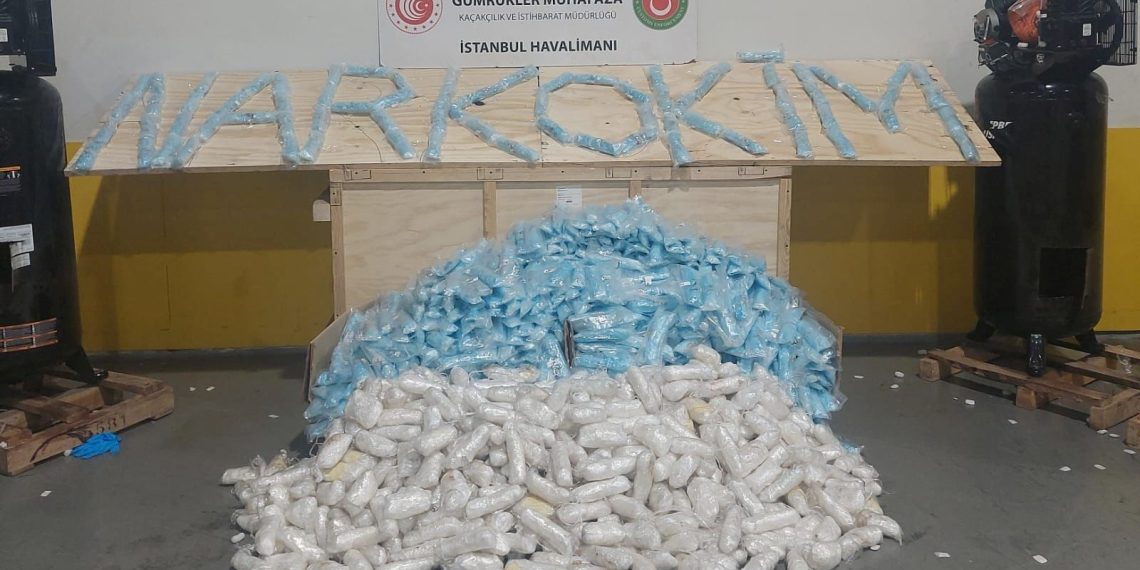 İstanbul Havalimanı’nda 427 kilogram metamfetamin ele geçirildi